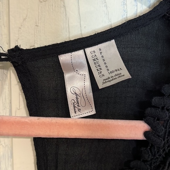 forever 21 Exclusive Blouse/Cover up, Size S - Picture 2 of 6